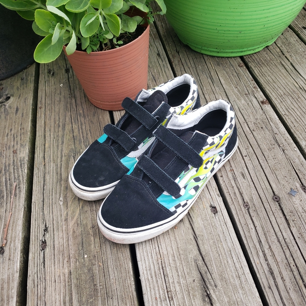 Vans Old Skool V Surf Flames Neon Glow in the Dark Checkered Youth 7 Women's 8.5
